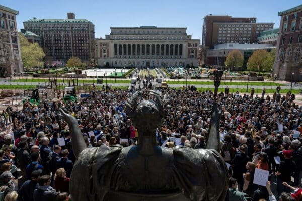 Columbia University gives to the Trump Administration demands after the threat of retaining funds Columbia University gives to the Trump Administration demands after the threat of retaining funds