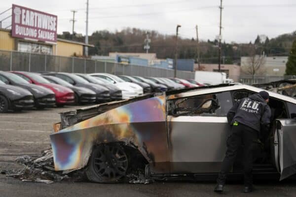 Trump suggests that Tesla Vandals should be sent to prison in El Salvador
