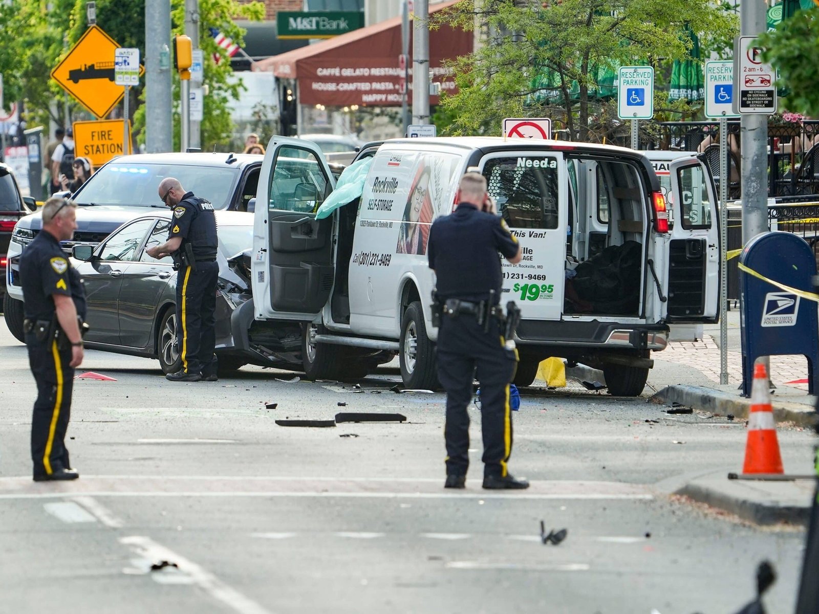 Students from the University of Delaware killed, several injured when the driver flees from the police, hits people near the campus
