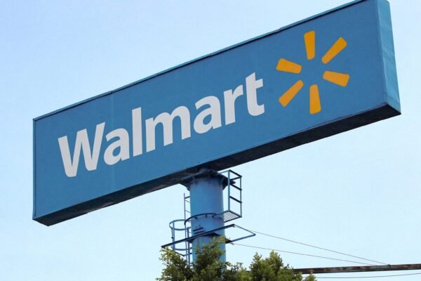 Trump delays Tiktok Ban while Walmart throws hat to the ring to buy the application