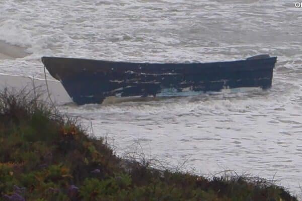 Boat is washed to land near San Diego with 3 dead, 4 survivors and 9 not accounted for for