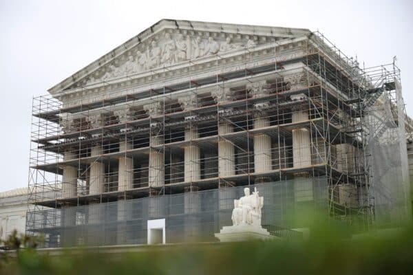 The Supreme Court prevents Oklahoma to throw the religious autonomous school financed by taxpayers