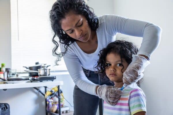 4 years of Mexico that receives 'medical treatment that saves lives' can remain in the US