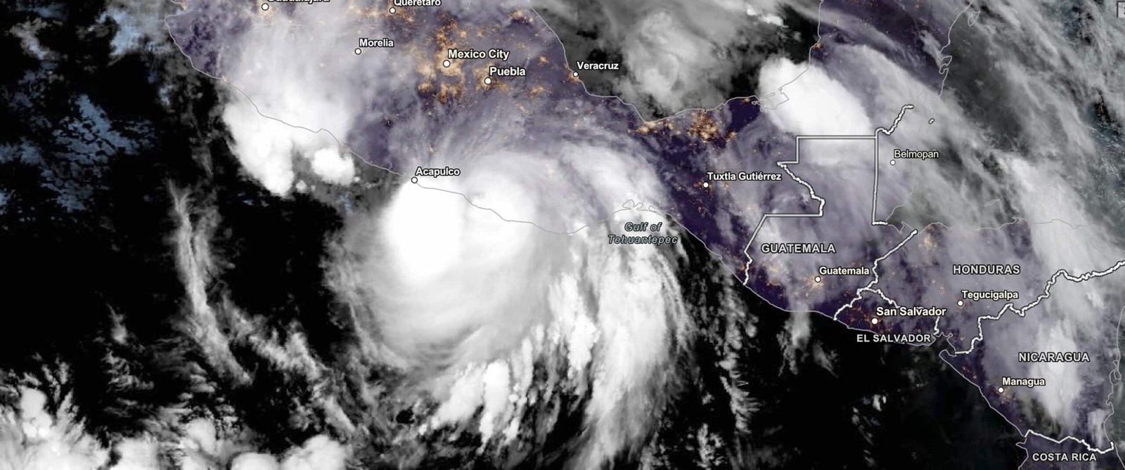 Hurricane Erick hits Mexico's Pacific coast like a powerful cat storm 3