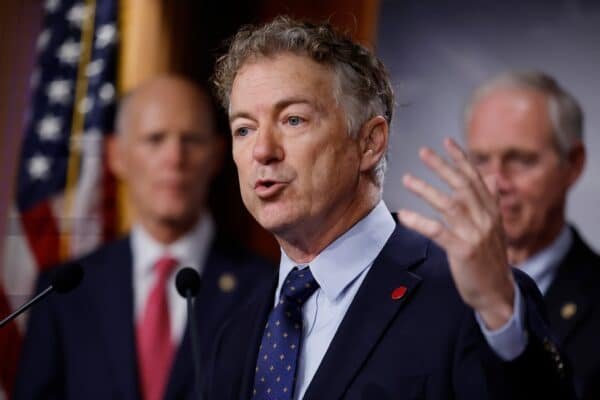 Trump's financing bill meets the republican tax hawks of the Senate